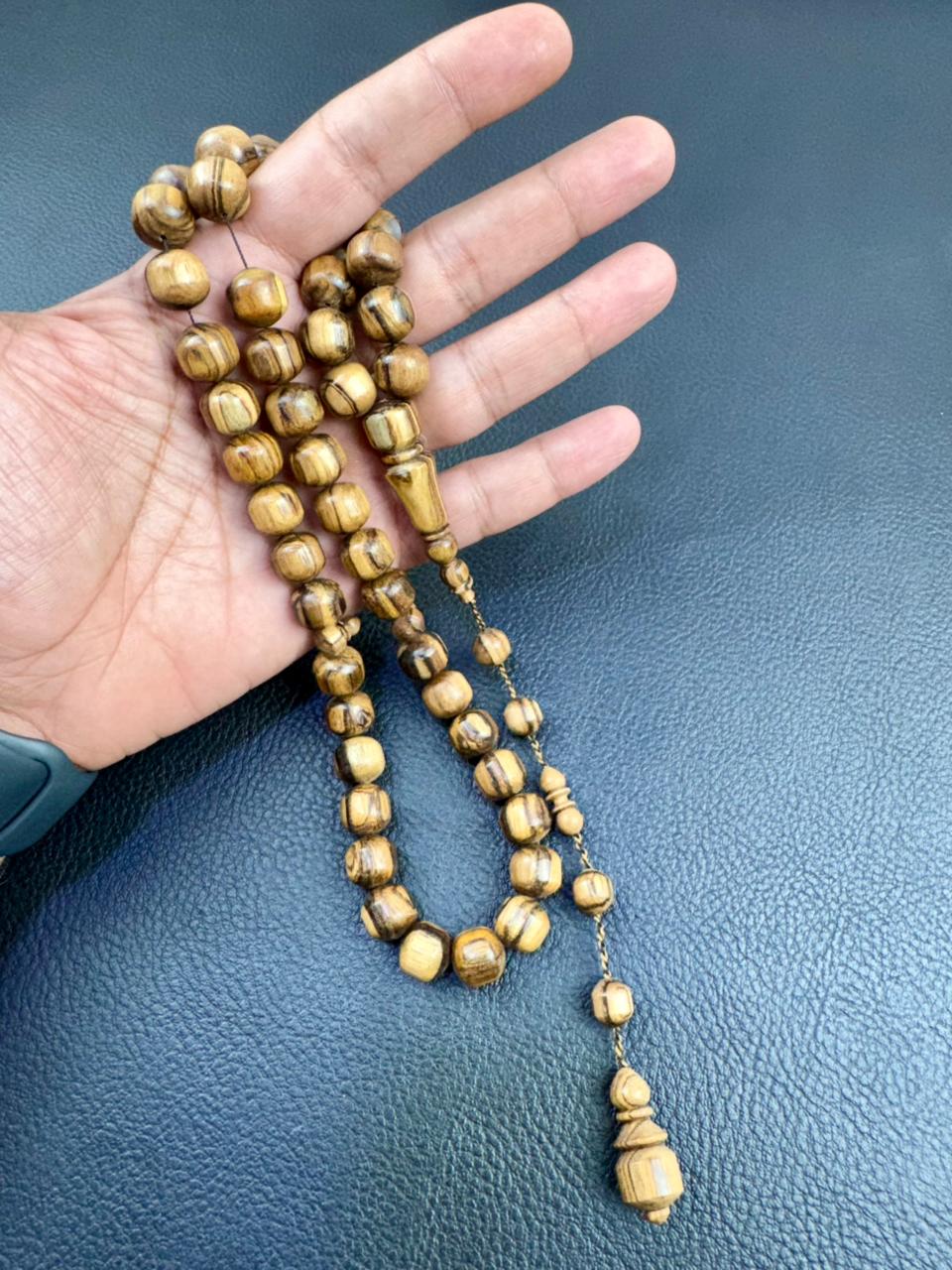 مسباح خشب العود