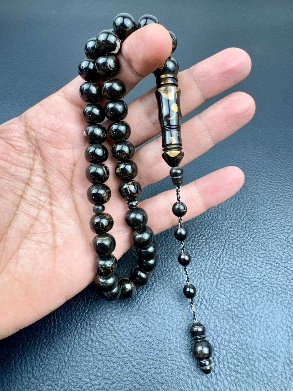 مسباح مرجان اسود طبيعي (يسر)