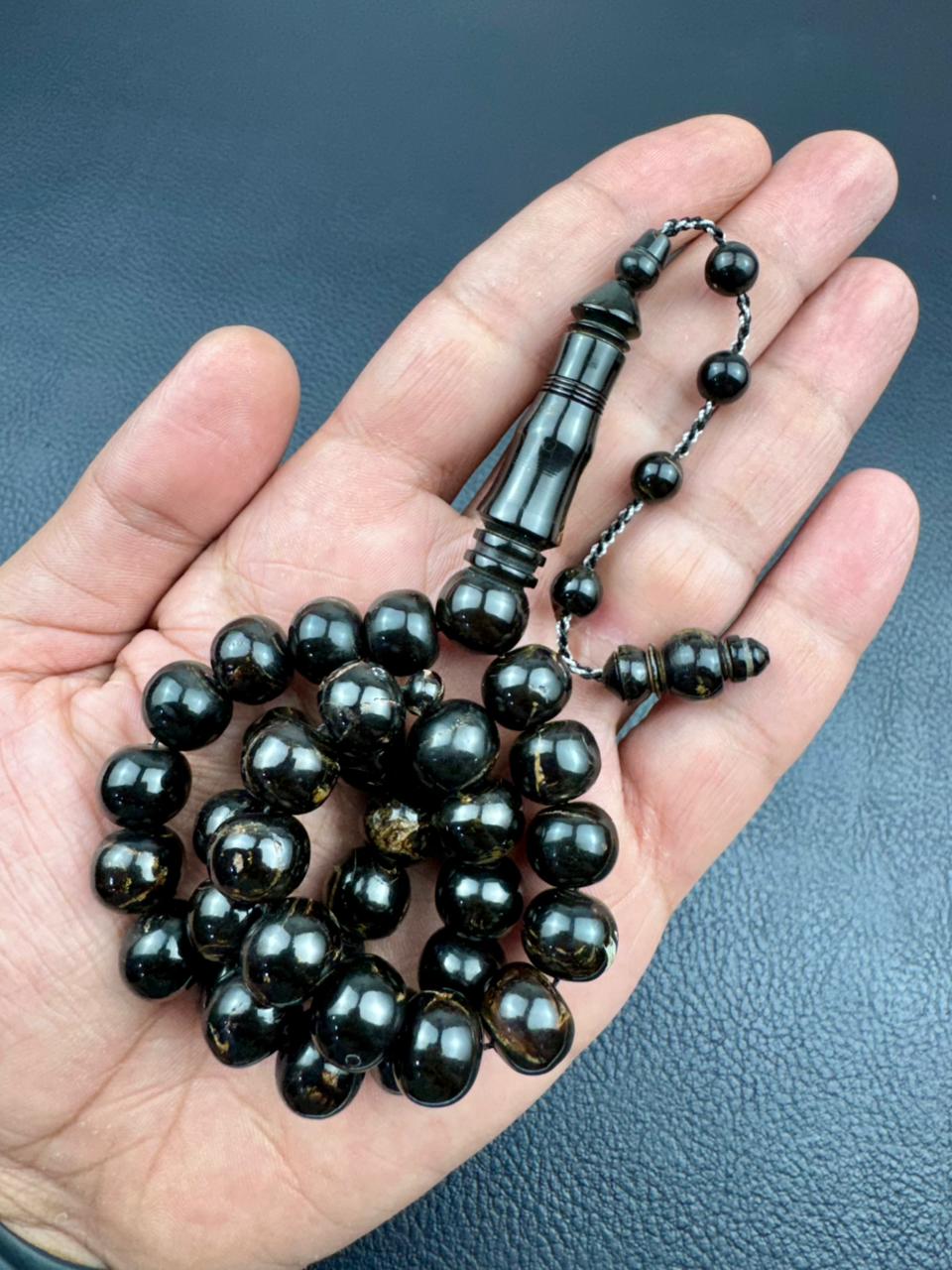 مسباح مرجان اسود طبيعي (يسر)