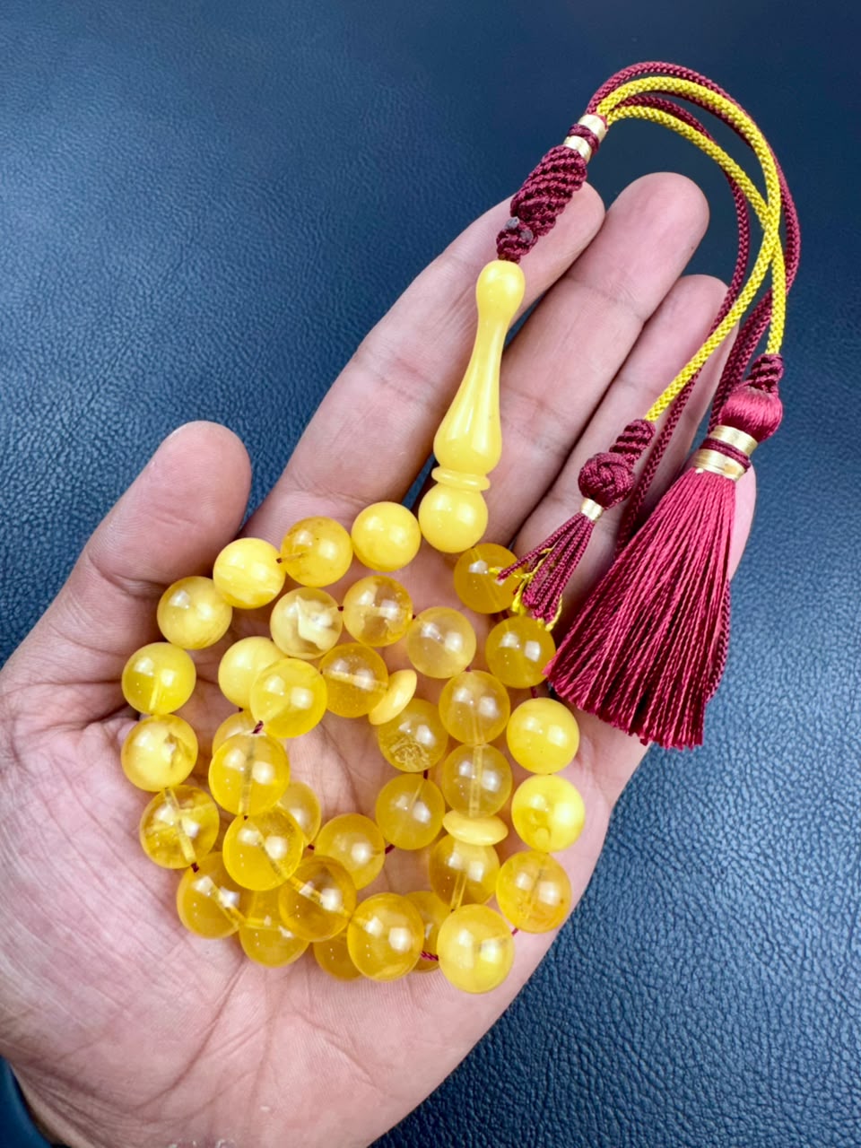 مسباح كهرمان طبيعي