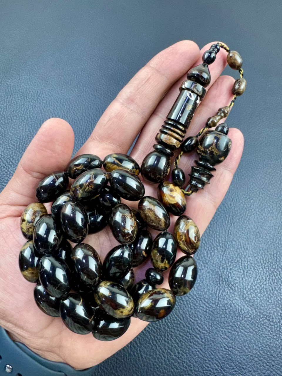 مسباح مرجان اسود طبيعي (يسر)